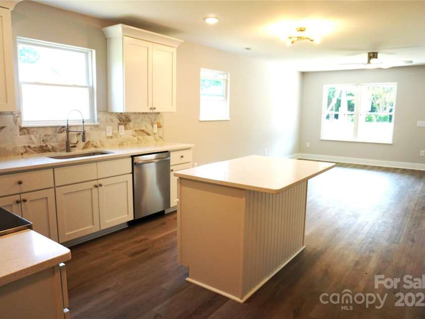 256 Lincoln Street, Concord, NC 28025.  MLS# CAR4259482, YatesRealty ID 15182. 