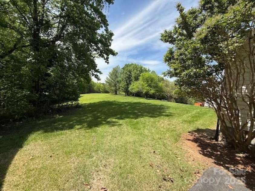 825 Ridge Road, Marion, NC 28752.  MLS# CAR4251891, YatesRealty ID 15183. 