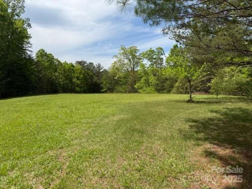 825 Ridge Road, Marion, NC 28752.  MLS# CAR4251891, YatesRealty ID 15183. 