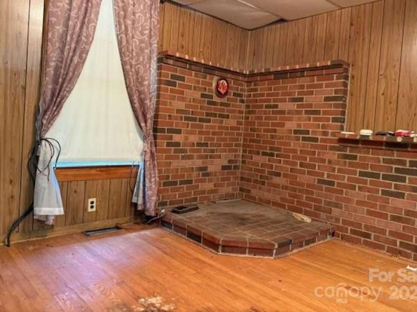 825 Ridge Road, Marion, NC 28752.  MLS# CAR4251891, YatesRealty ID 15183. 