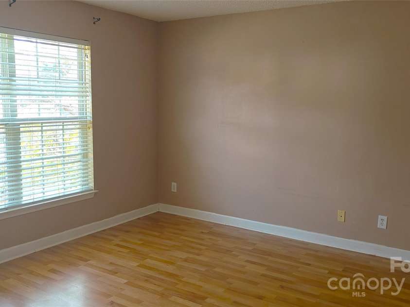 8524 Stoneman Place, Charlotte, NC 28217.  MLS# CAR4252304, YatesRealty ID 15184. 