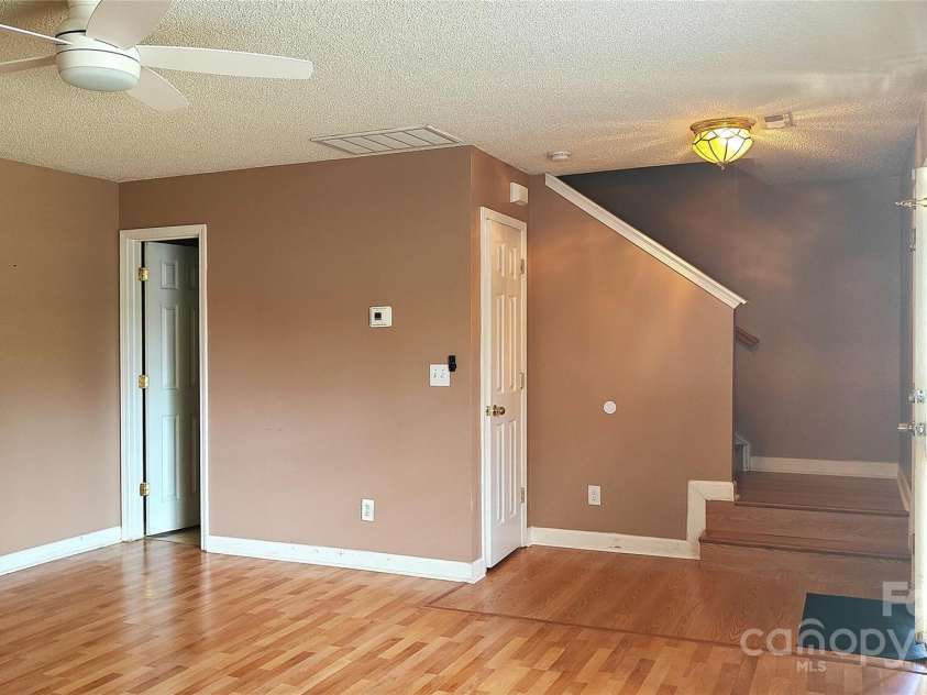 8524 Stoneman Place, Charlotte, NC 28217.  MLS# CAR4252304, YatesRealty ID 15184. 