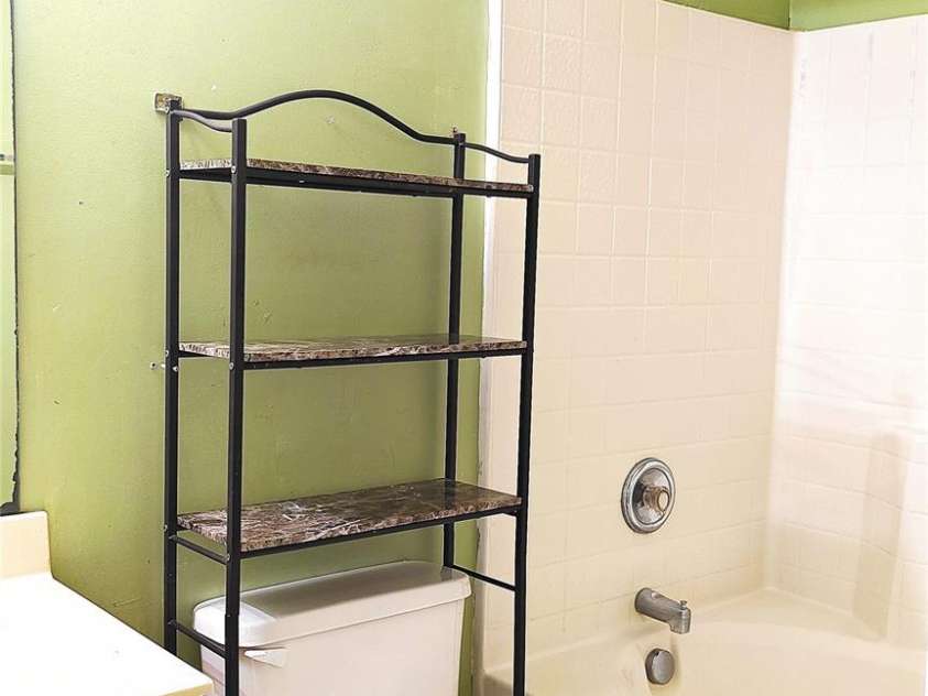 8524 Stoneman Place, Charlotte, NC 28217.  MLS# CAR4252304, YatesRealty ID 15184. 