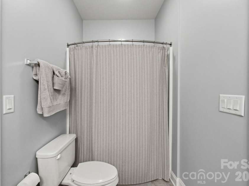 4325 Rustling Woods Drive, Denver, NC 28037.  MLS# CAR4372506, YatesRealty ID 15185. 