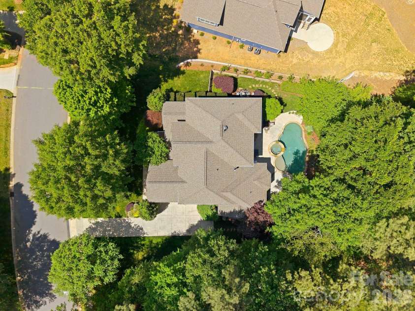 4325 Rustling Woods Drive, Denver, NC 28037.  MLS# CAR4372506, YatesRealty ID 15185. 