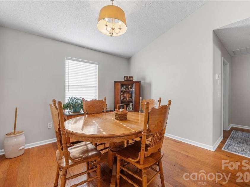 3907 Laurel View Circle, Indian Trail, NC 28079.  MLS# CAR4371913, YatesRealty ID 15186. Dining room