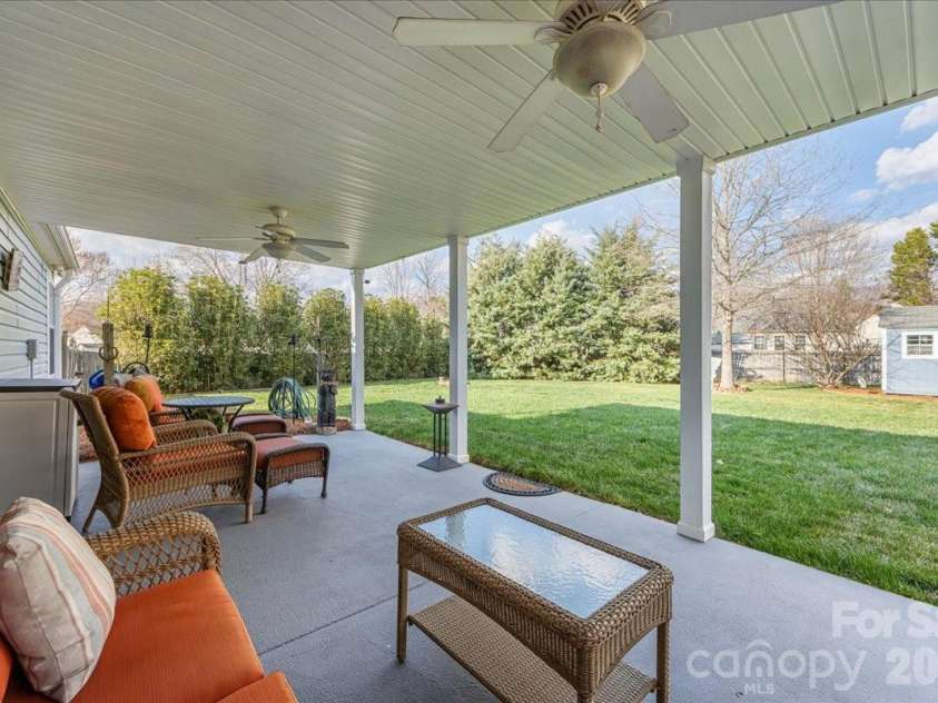 3907 Laurel View Circle, Indian Trail, NC 28079.  MLS# CAR4371913, YatesRealty ID 15186. Rear patio