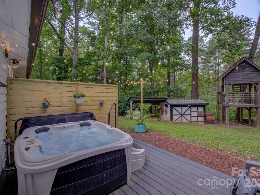 6 Candor Drive, Fletcher, NC 28732.  MLS# CAR4211617, YatesRealty ID 15186. 