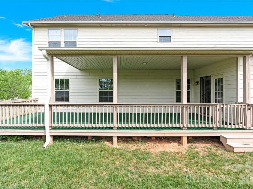 817 Wingthorn Rose Drive, Gastonia, NC 28056.  MLS# CAR4360415, YatesRealty ID 15188. 