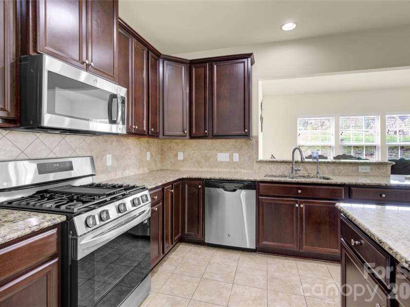 817 Wingthorn Rose Drive, Gastonia, NC 28056.  MLS# CAR4360415, YatesRealty ID 15188. 