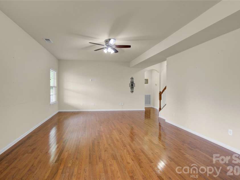 817 Wingthorn Rose Drive, Gastonia, NC 28056.  MLS# CAR4360415, YatesRealty ID 15188. 
