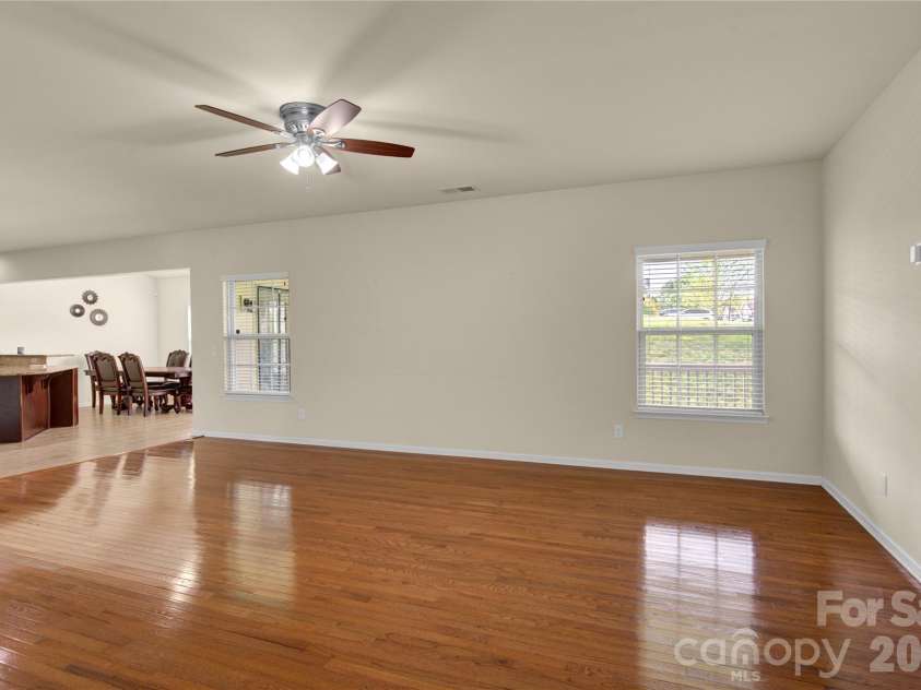 817 Wingthorn Rose Drive, Gastonia, NC 28056.  MLS# CAR4360415, YatesRealty ID 15188. 