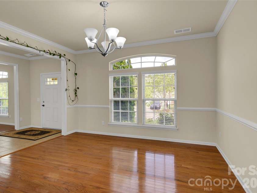 817 Wingthorn Rose Drive, Gastonia, NC 28056.  MLS# CAR4360415, YatesRealty ID 15188. 