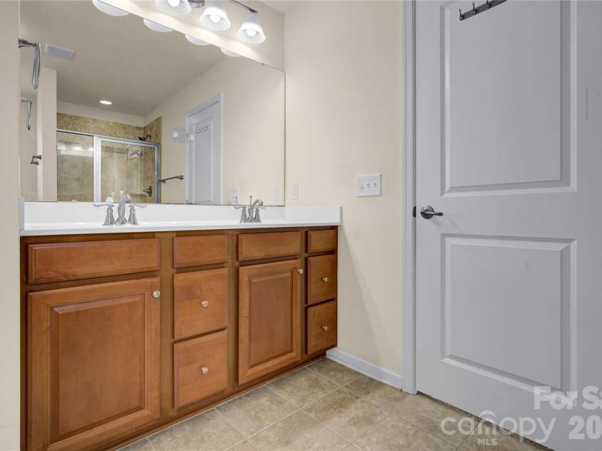 817 Wingthorn Rose Drive, Gastonia, NC 28056.  MLS# CAR4360415, YatesRealty ID 15188. 