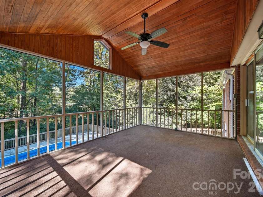 4041 4th Street Court, Hickory, NC 28601.  MLS# CAR4340977, YatesRealty ID 1519. 