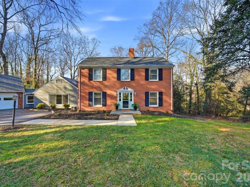 4041 4th Street Court, Hickory, NC 28601.  MLS# CAR4340977, YatesRealty ID 1519. 