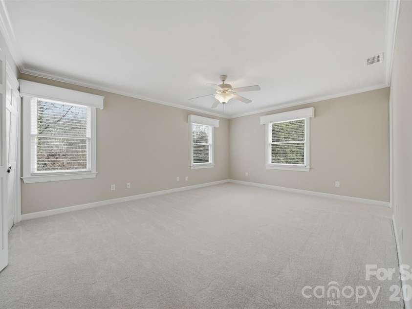 4041 4th Street Court, Hickory, NC 28601.  MLS# CAR4340977, YatesRealty ID 1519. Primary Bedroom with En Suite Bath