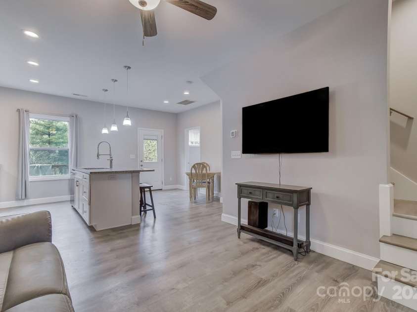 1051 Sharon Ridge Road, Fairview, NC 28730.  MLS# CAR4198100, YatesRealty ID 15190. 