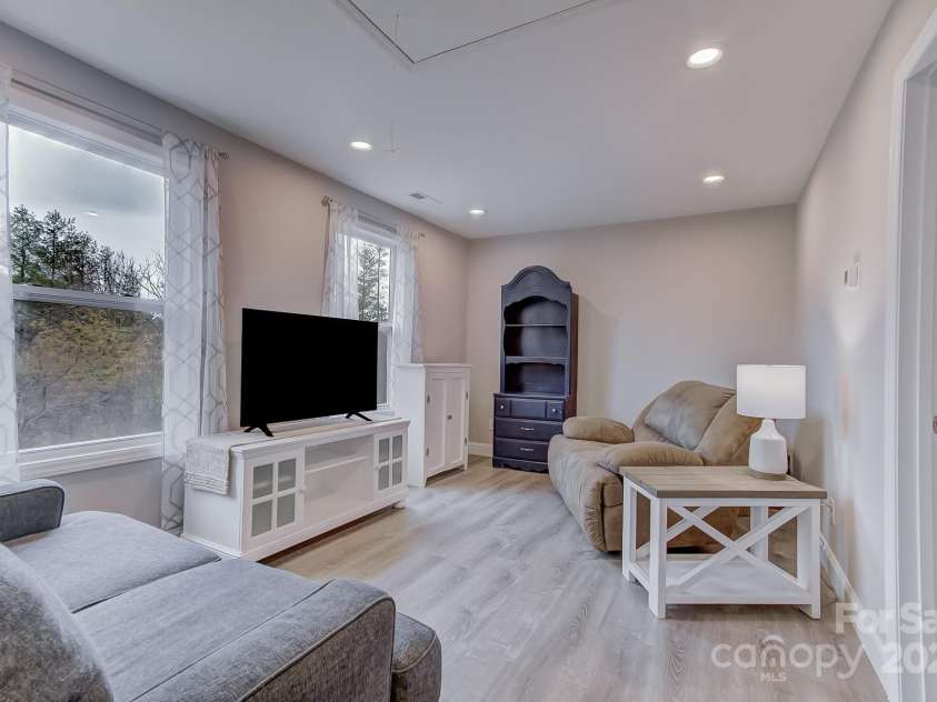 1051 Sharon Ridge Road, Fairview, NC 28730.  MLS# CAR4198100, YatesRealty ID 15190. 