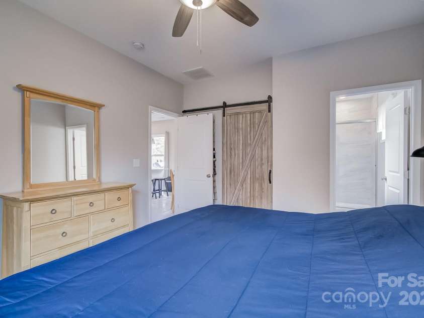 1051 Sharon Ridge Road, Fairview, NC 28730.  MLS# CAR4198100, YatesRealty ID 15190. 