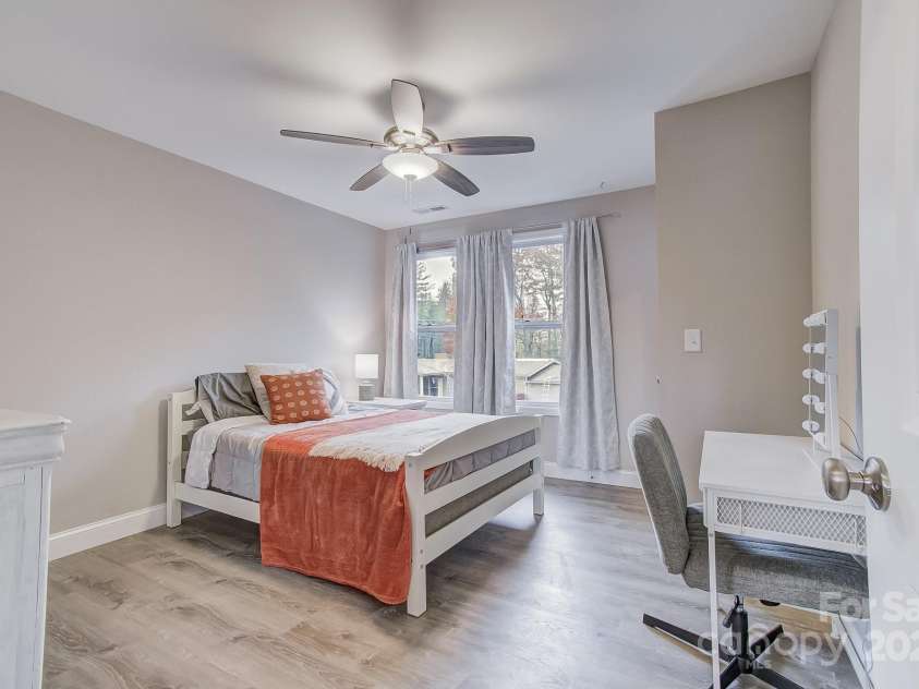 1051 Sharon Ridge Road, Fairview, NC 28730.  MLS# CAR4198100, YatesRealty ID 15190. 