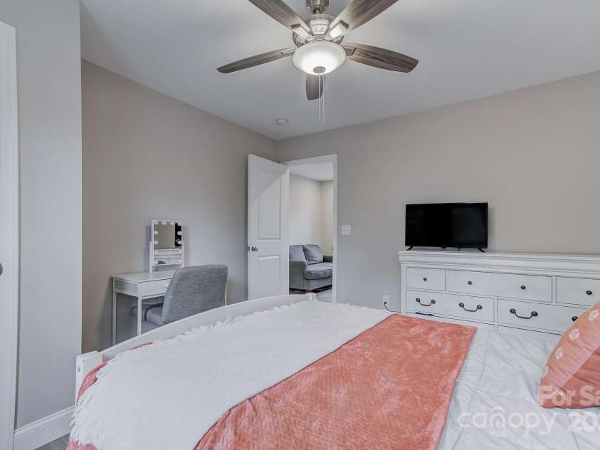 1051 Sharon Ridge Road, Fairview, NC 28730.  MLS# CAR4198100, YatesRealty ID 15190. 