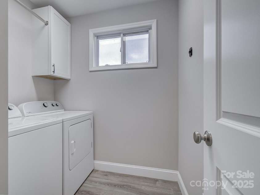 1051 Sharon Ridge Road, Fairview, NC 28730.  MLS# CAR4198100, YatesRealty ID 15190. 