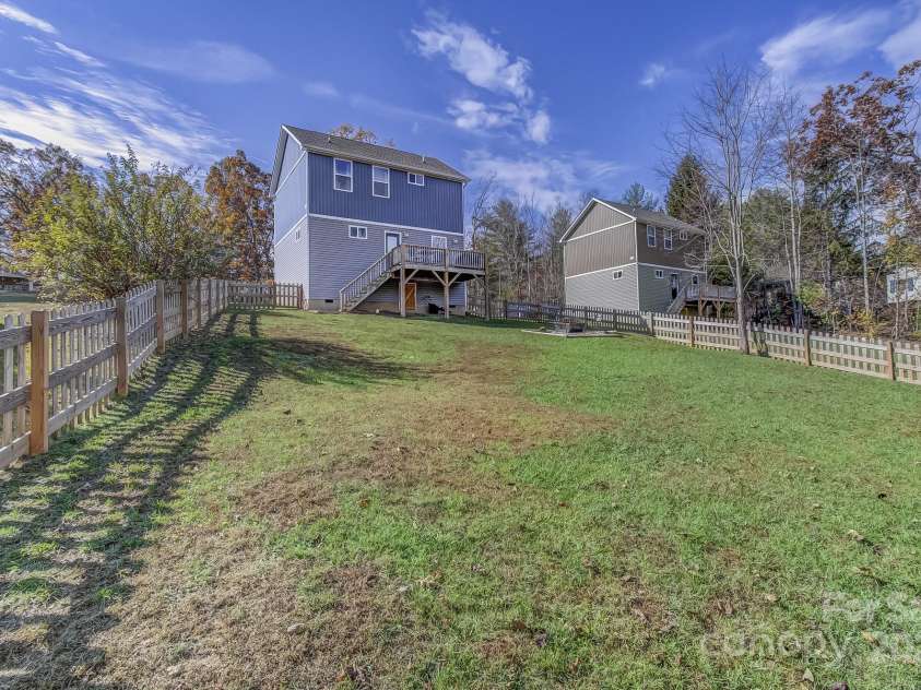 1051 Sharon Ridge Road, Fairview, NC 28730.  MLS# CAR4198100, YatesRealty ID 15190. 