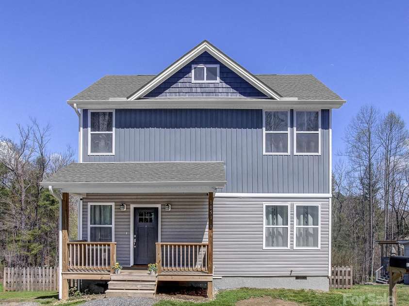 1051 Sharon Ridge Road, Fairview, NC 28730.  MLS# CAR4198100, YatesRealty ID 15190. 