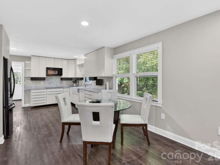 7401 Beaufort Circle, Charlotte, NC 28227.  MLS# CAR4372097, YatesRealty ID 15190. 