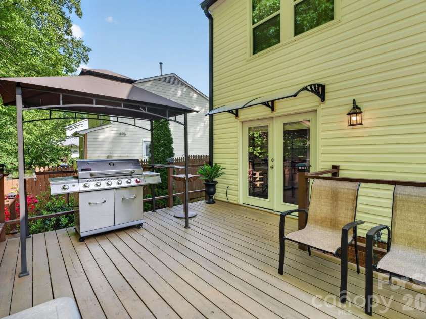 7401 Beaufort Circle, Charlotte, NC 28227.  MLS# CAR4372097, YatesRealty ID 15190. 