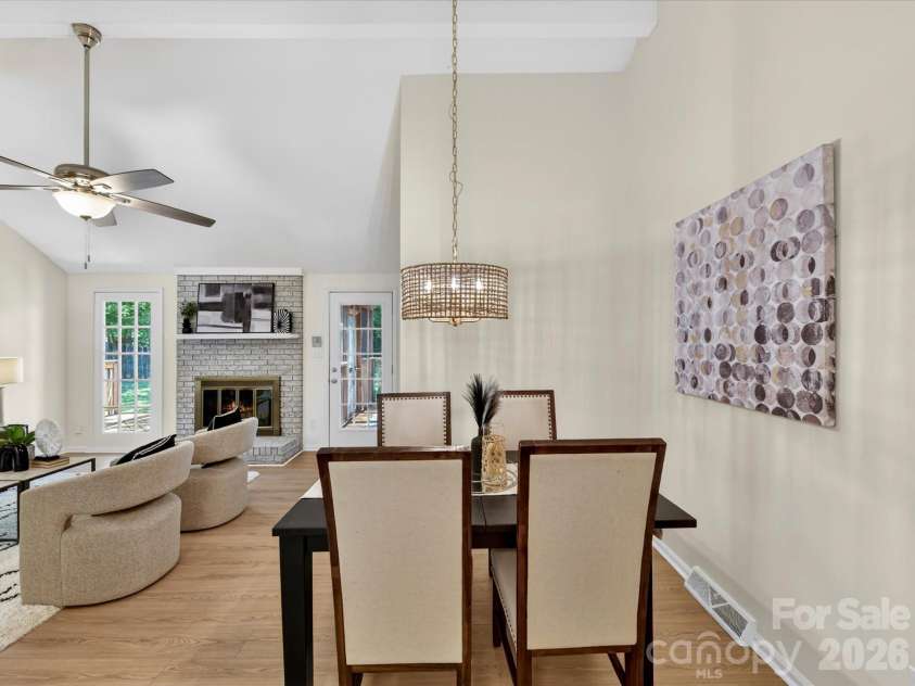 10909 Tradewinds Lane, Charlotte, NC 28226.  MLS# CAR4372313, YatesRealty ID 15191. 
