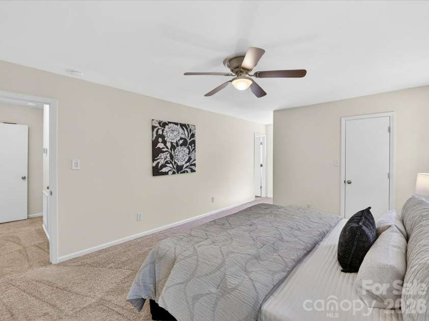 10909 Tradewinds Lane, Charlotte, NC 28226.  MLS# CAR4372313, YatesRealty ID 15191. 