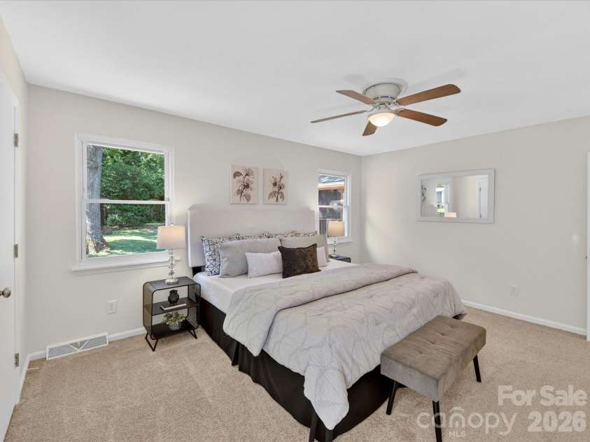 10909 Tradewinds Lane, Charlotte, NC 28226.  MLS# CAR4372313, YatesRealty ID 15191. 