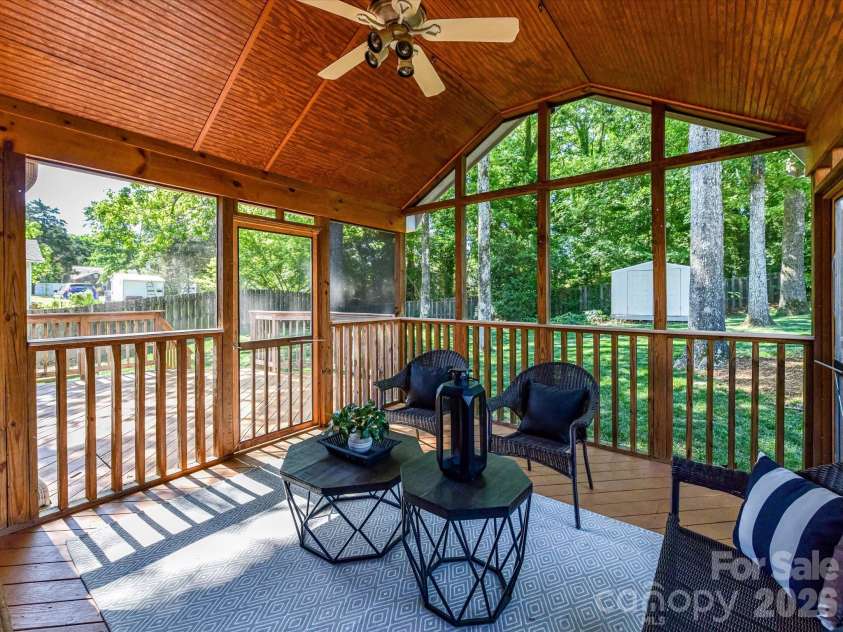 10909 Tradewinds Lane, Charlotte, NC 28226.  MLS# CAR4372313, YatesRealty ID 15191. 