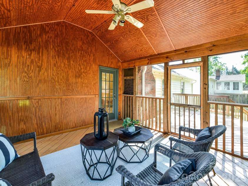 10909 Tradewinds Lane, Charlotte, NC 28226.  MLS# CAR4372313, YatesRealty ID 15191. 
