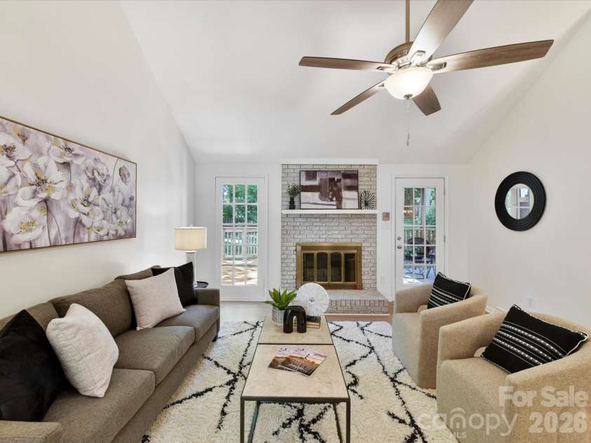 10909 Tradewinds Lane, Charlotte, NC 28226.  MLS# CAR4372313, YatesRealty ID 15191. 