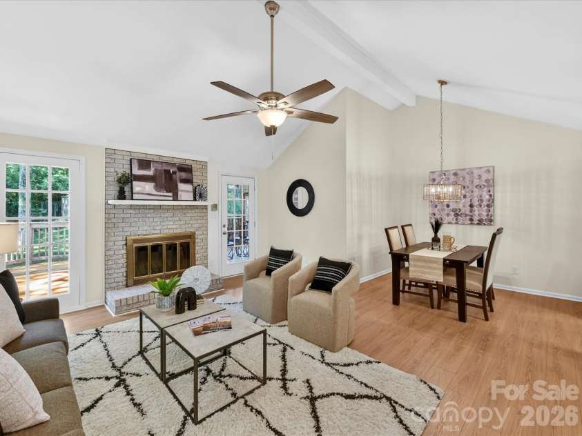 10909 Tradewinds Lane, Charlotte, NC 28226.  MLS# CAR4372313, YatesRealty ID 15191. 