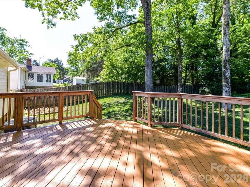 10909 Tradewinds Lane, Charlotte, NC 28226.  MLS# CAR4372313, YatesRealty ID 15191. Back deck