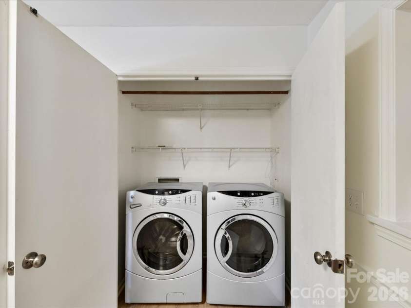 10909 Tradewinds Lane, Charlotte, NC 28226.  MLS# CAR4372313, YatesRealty ID 15191. Laundry closet