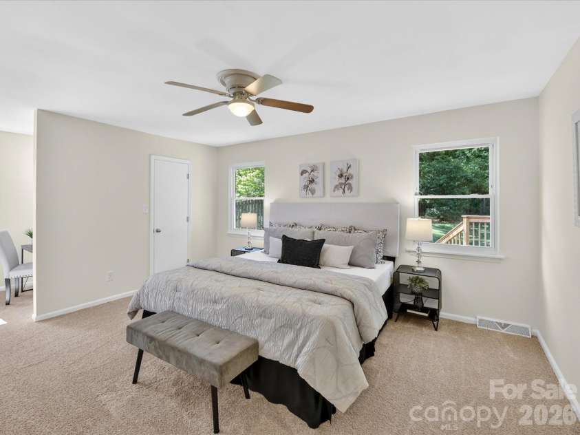 10909 Tradewinds Lane, Charlotte, NC 28226.  MLS# CAR4372313, YatesRealty ID 15191. Primary bedroom overlooks backyard.