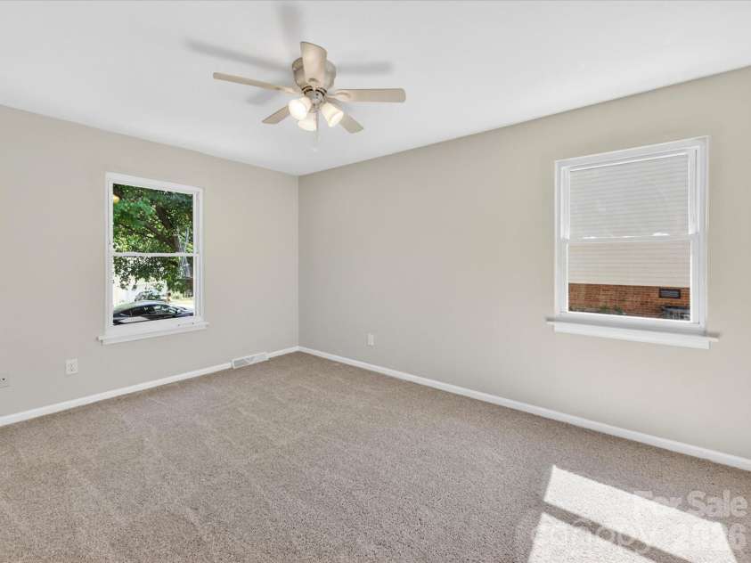 10909 Tradewinds Lane, Charlotte, NC 28226.  MLS# CAR4372313, YatesRealty ID 15191. Second bedroom