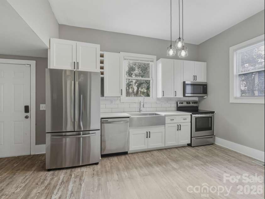 4313 Hovis Road, Charlotte, NC 28208.  MLS# CAR4322663, YatesRealty ID 15192. 