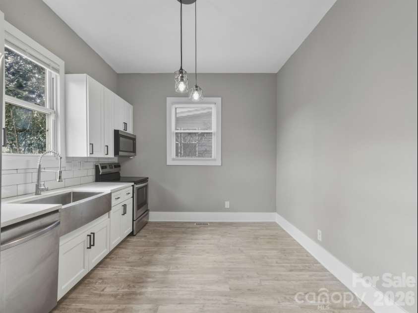 4313 Hovis Road, Charlotte, NC 28208.  MLS# CAR4322663, YatesRealty ID 15192. 