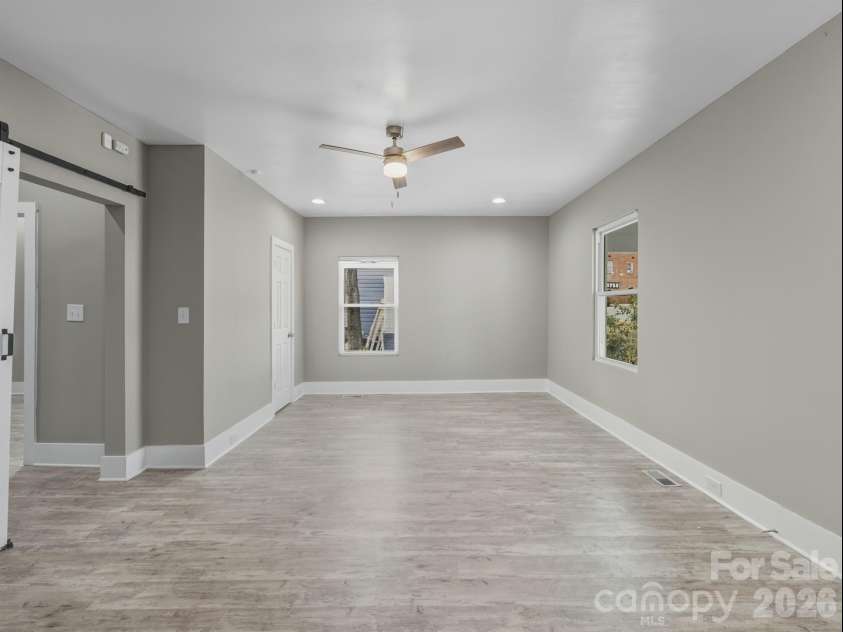 4313 Hovis Road, Charlotte, NC 28208.  MLS# CAR4322663, YatesRealty ID 15192. 