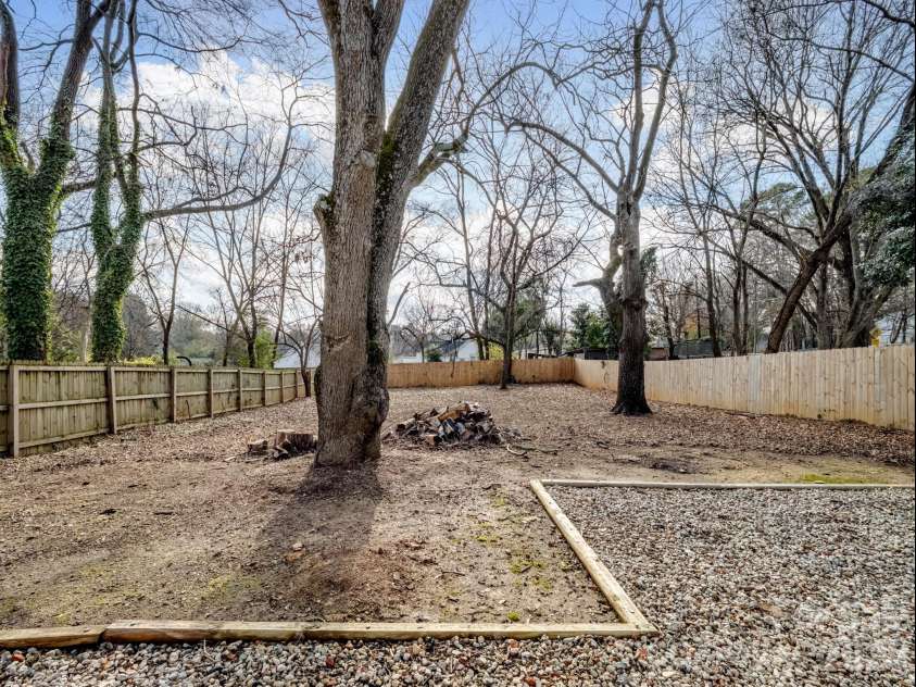 4313 Hovis Road, Charlotte, NC 28208.  MLS# CAR4322663, YatesRealty ID 15192. 