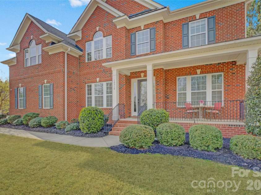 16518 Governors Club Court, Charlotte, NC 28278.  MLS# CAR4356630, YatesRealty ID 15194. 