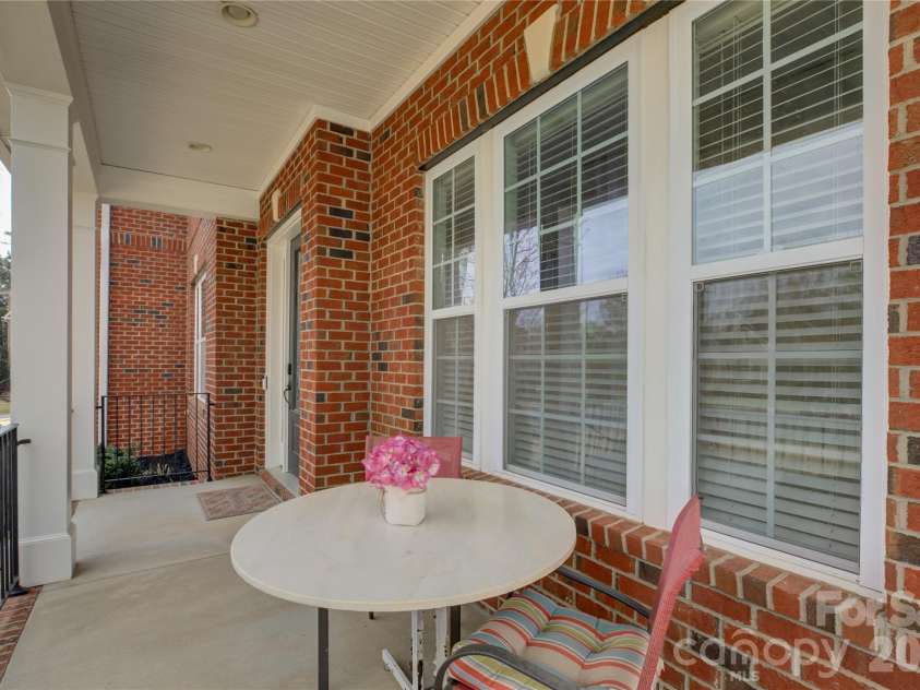 16518 Governors Club Court, Charlotte, NC 28278.  MLS# CAR4356630, YatesRealty ID 15194. 