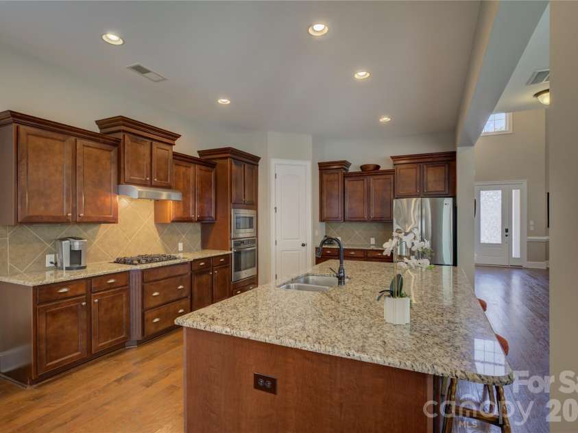 16518 Governors Club Court, Charlotte, NC 28278.  MLS# CAR4356630, YatesRealty ID 15194. 
