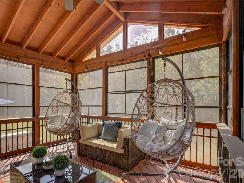 16518 Governors Club Court, Charlotte, NC 28278.  MLS# CAR4356630, YatesRealty ID 15194. 